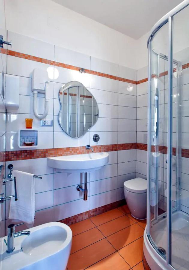 Zenzero & Cannella Boutique Rooms Триест Экстерьер фото