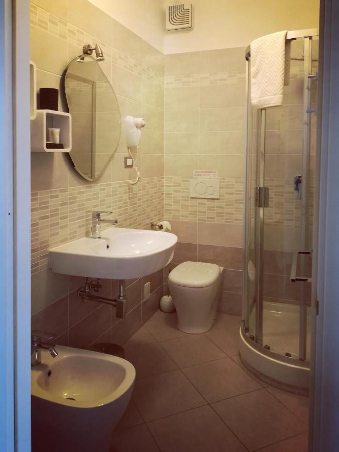 Zenzero & Cannella Boutique Rooms Триест Экстерьер фото