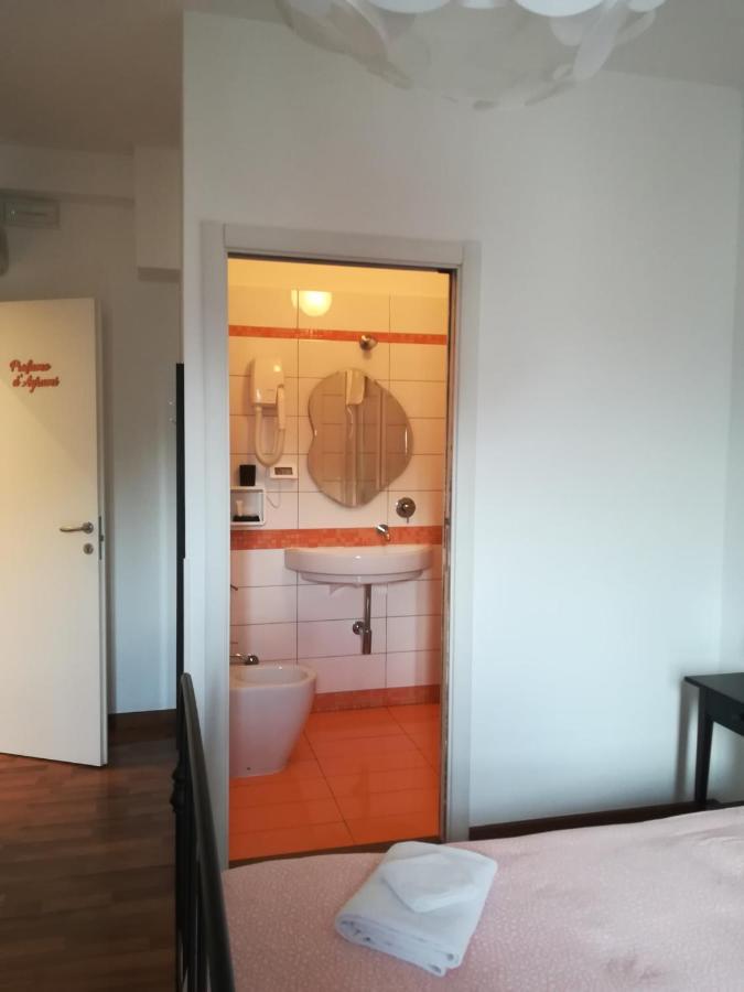 Zenzero & Cannella Boutique Rooms Триест Экстерьер фото